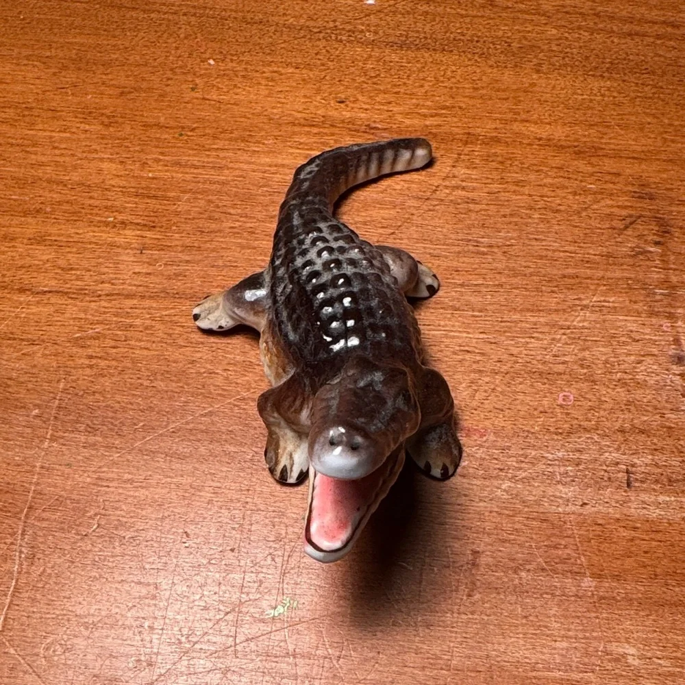 Vintage Miniature Alligator Figurines